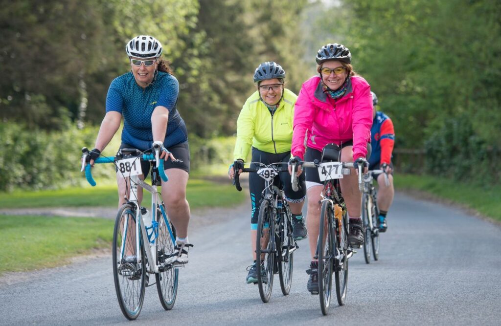Why Is It Better To Ride A Bike Than Drive A Car When You Are Over 60 - 6 Best Reasons 1 seniors riding bikes