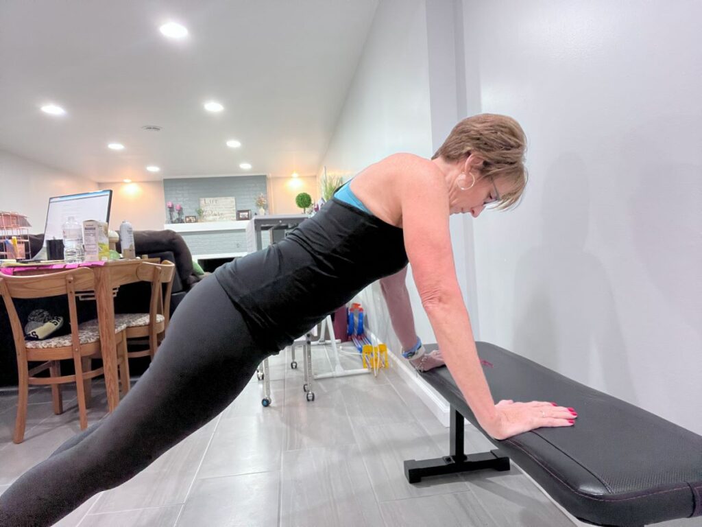10 BEST ALTERNATIVE EXERCISES FOR TRICEP DIPS AFTER 60 2 workout bench push up
