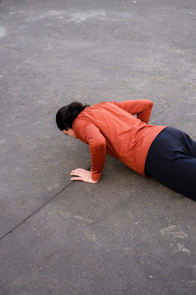 10 Best Alternative Exercise For Tricep Dips After 60 2 close grip push up